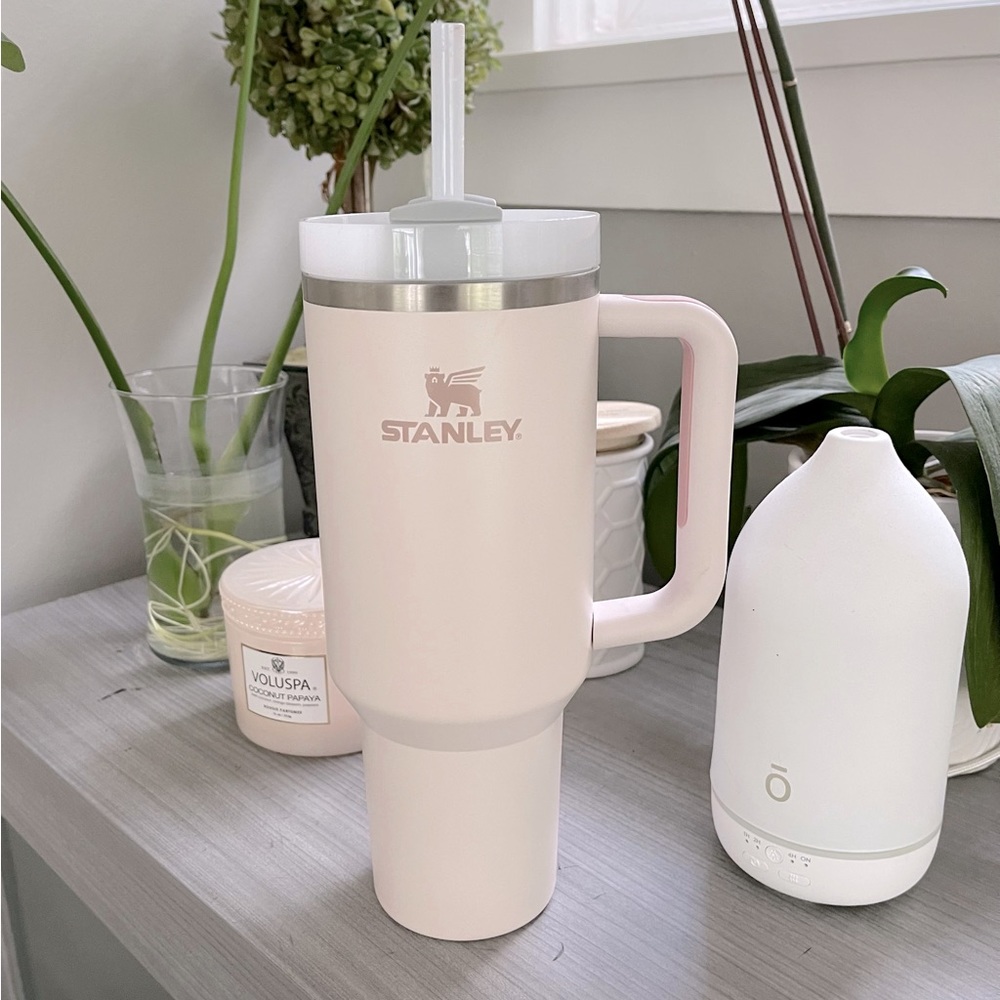 Stanley 40oz Quencher H2.0 Tumbler - Picture 1 of 7